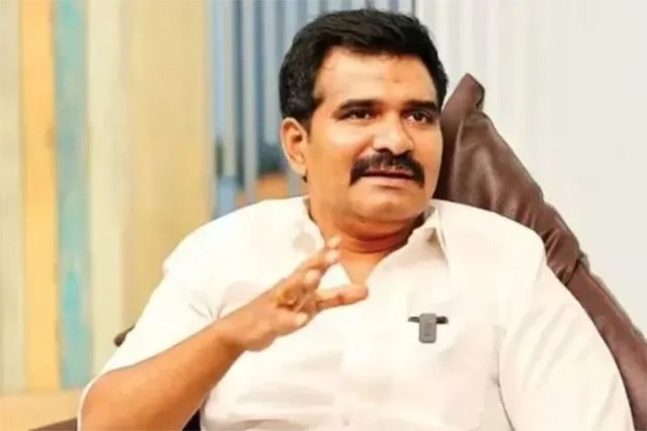 அமைச்சர் நிர்மல்குமார் மீது நில அபகரிப்பு புகார்