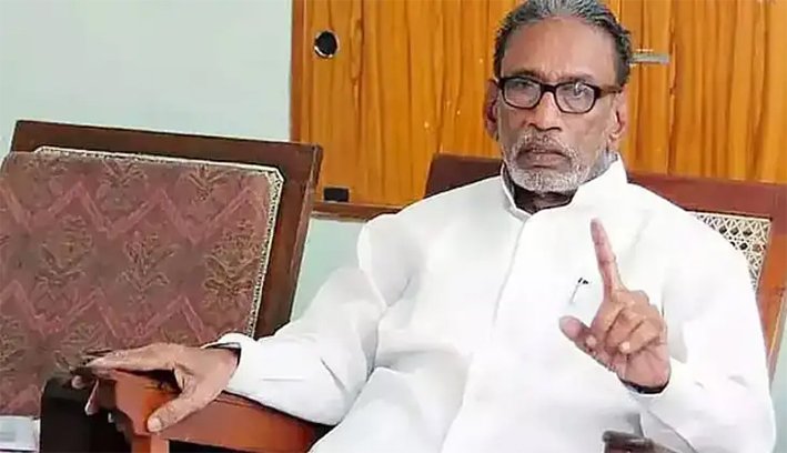 விடுதலைப்புலிகள் தலைவர் பிரபாகரன் உயிரோடுதான் இருக்கிறார்