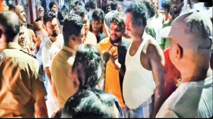 மணலியில் தொடர் மின்வெட்டு- பொதுமக்கள் சாலை மறியல்