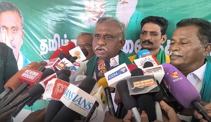 கர்நாடக முதல்வரை இங்கு அழைத்து வந்து வறண்ட டெல்டா பகுதியை பார்வையிட வேண்டும்