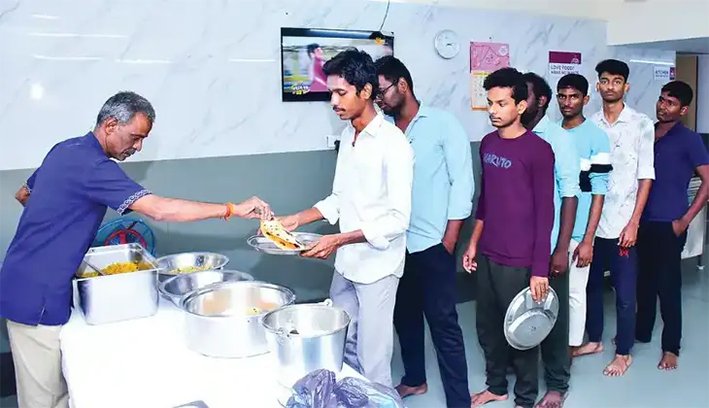 மாணவர்கள் நலனில் அக்கறை காட்டும் தவெக அரசு