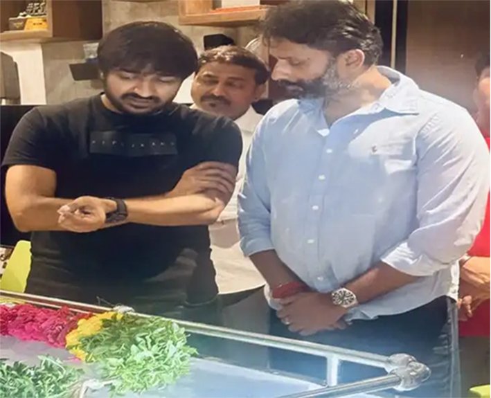 பிரபல காமெடி நடிகர் சதீஷின் தந்தை காலமானார்
