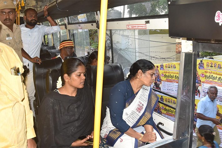 சீரான பேருந்து சேவை- அரியலூர் கலெக்டர் அரசு பஸ்சில் பயணித்து ஆய்வு