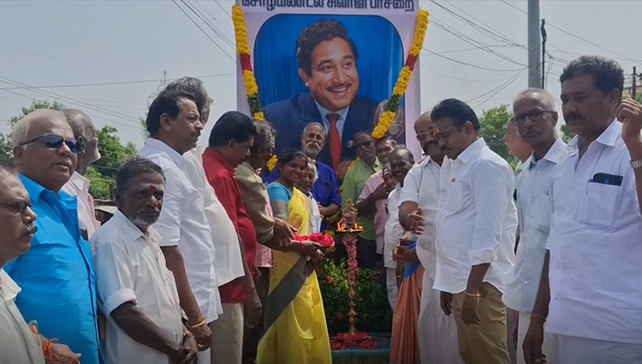 தஞ்சையில் காங்., சார்பில் சிவாஜி சிலைக்கு மரியாதை