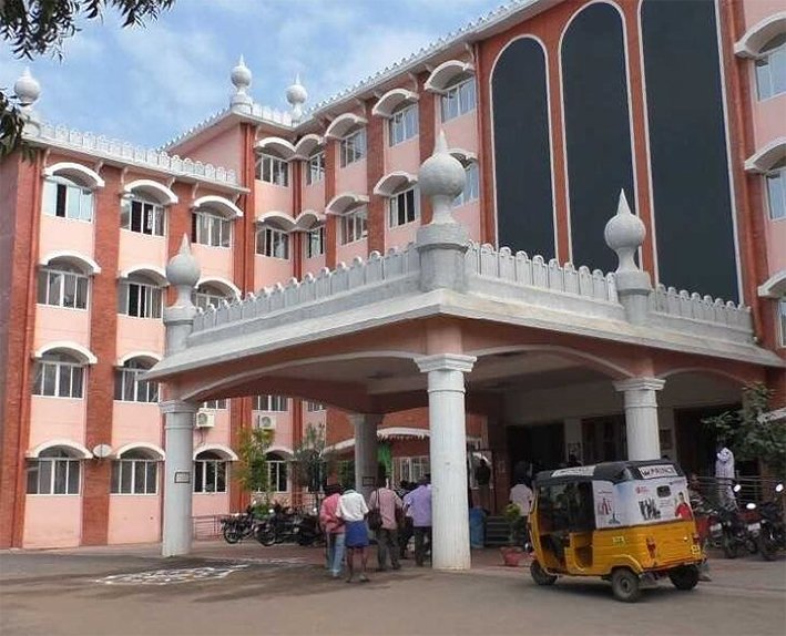 திருச்சி கோர்ட்டிலிருந்து கைதி எஸ்கேப்.. போலீஸ் அதிர்ச்சி