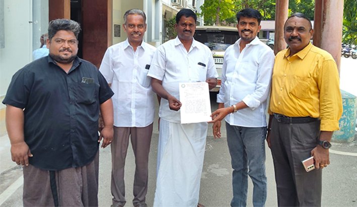 தரைக்கடைகளை அகற்ற வேண்டும்- திருச்சி மாநகராட்சி கமிஷனரிடம் மனு