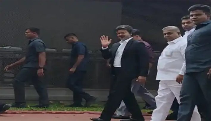 தோழமை கட்சி தலைவர்களுடன் முதல்வர் விஜய் ஆலோசனை