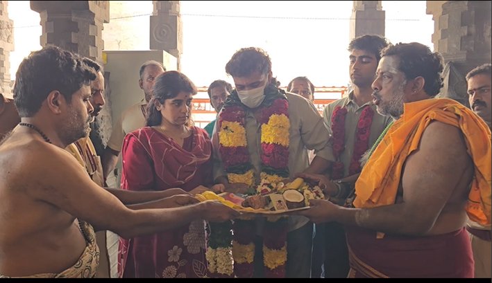 திருவண்ணாமலையில் நடிகர் விக்ரம் பிரபு மனைவியுடன் சாமிதரிசனம்