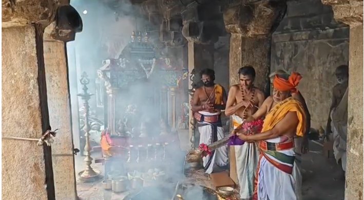 தஞ்சை பெரிய கோவில்-யாகசாலை பூஜையால்-கல்வெட்டுகளில் கரும்புகை