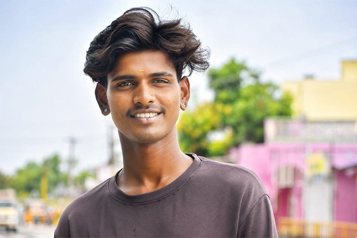 திருத்தணி அருகே வாலிபர் வெட்டிக்கொலை..கிராம மக்கள் சாலை மறியல்