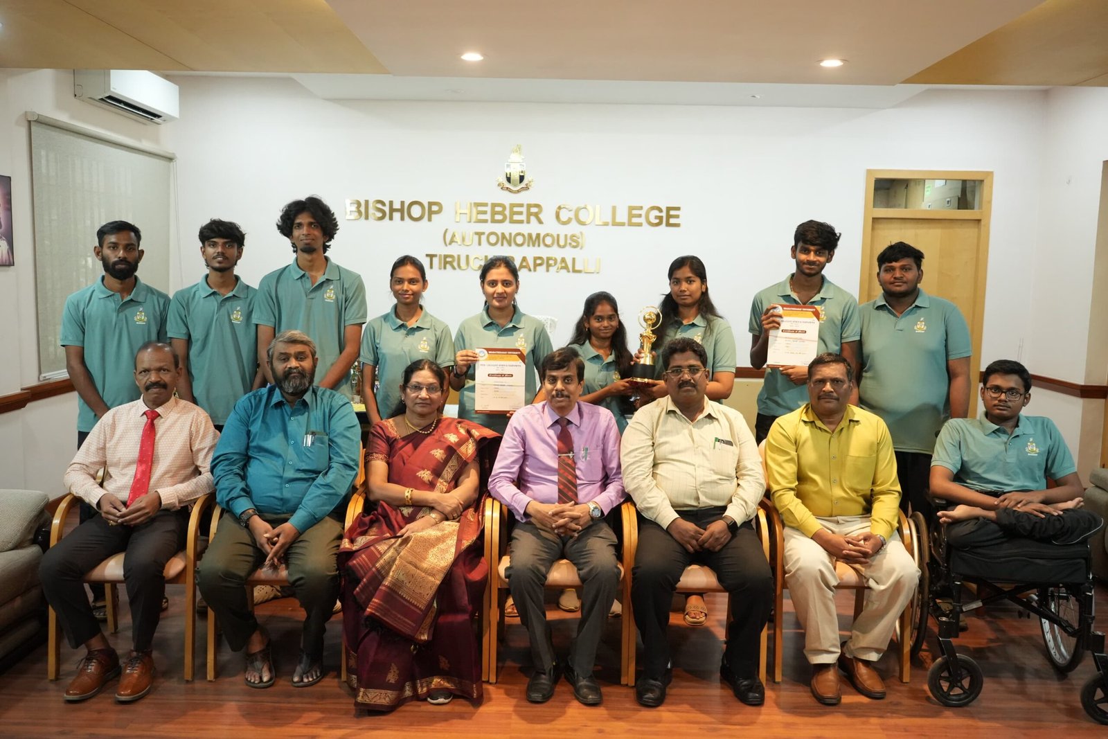 திருச்சியில் செஸ் போட்டி… பிஷப் ஹீபர் கல்லூரி பட்டம் வென்றது