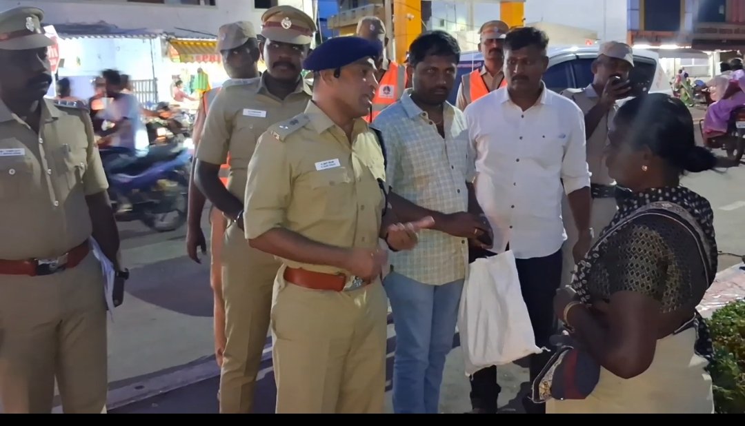 கரூரில் பொதுமக்களிடையே காவல்துறை விழிப்புணர்வு நடைபயணம்