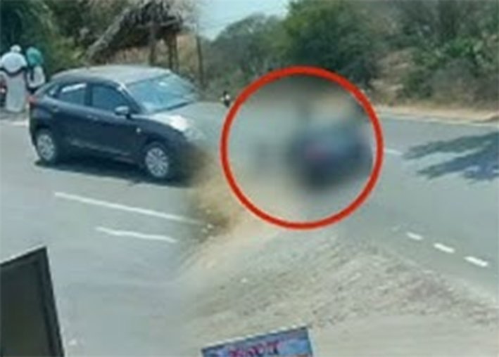 பைக் மீது கார் மோதி விபத்து.. வாலிபர் பலி..பரிதாபம்
