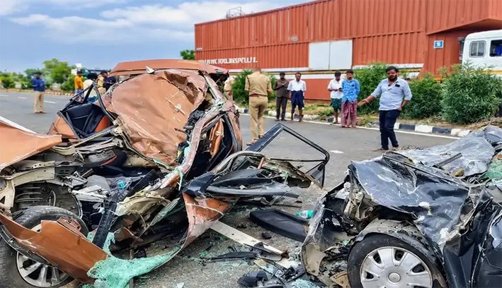 மதுரை அருகே கார்கள் நேருக்கு நேர் மோதி 5 பேர் பலி-பரிதாபம்