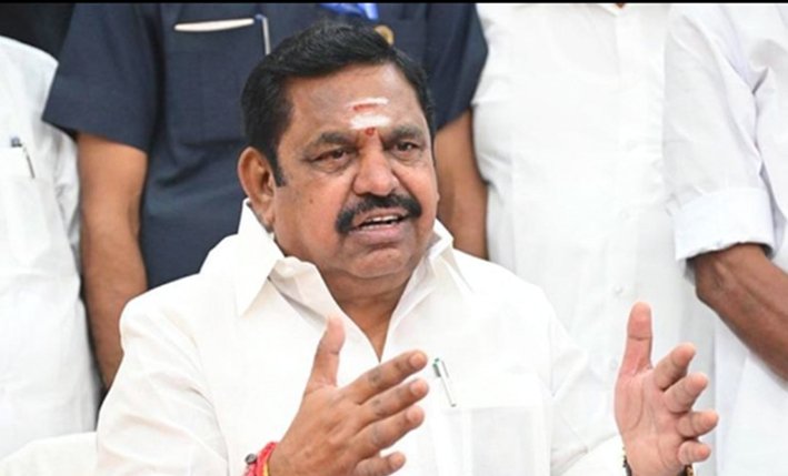 தண்ணீரின்றி கருகிய நெற்பயிர்கள்-இழப்பீடு வழங்க வேண்டும்