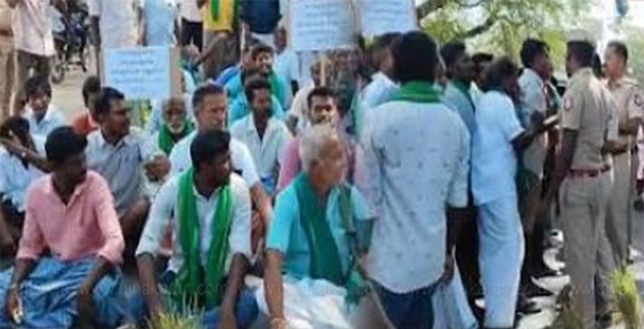 சென்னை தலைமைச்செயலகம் முன்பு விவசாயிகள் போராட்டம்... கைது