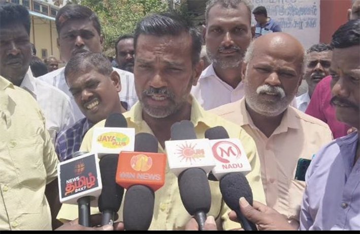 கரூரில் டாஸ்மாக் பணியாளர்கள் பணிப்புறக்கணிப்பு போராட்டம்