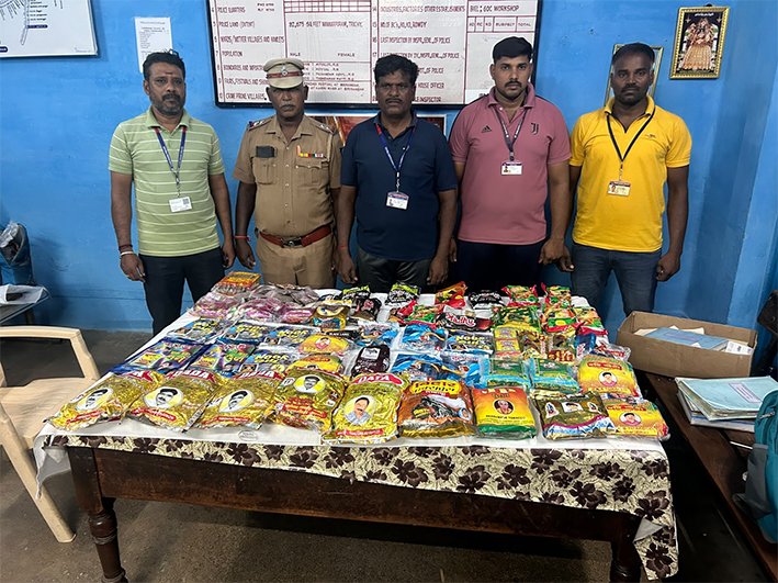 திருச்சி எக்ஸ்பிரஸ் ரயிலில் 11 கிலோ குட்கா கடத்தல்- பறிமுதல்