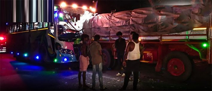 கடலூர் – சேலம் தேசிய நெடுஞ்சாலையில் பஸ் லாரி மீது மோதி விபத்து..20 பேர் படுகாயம்