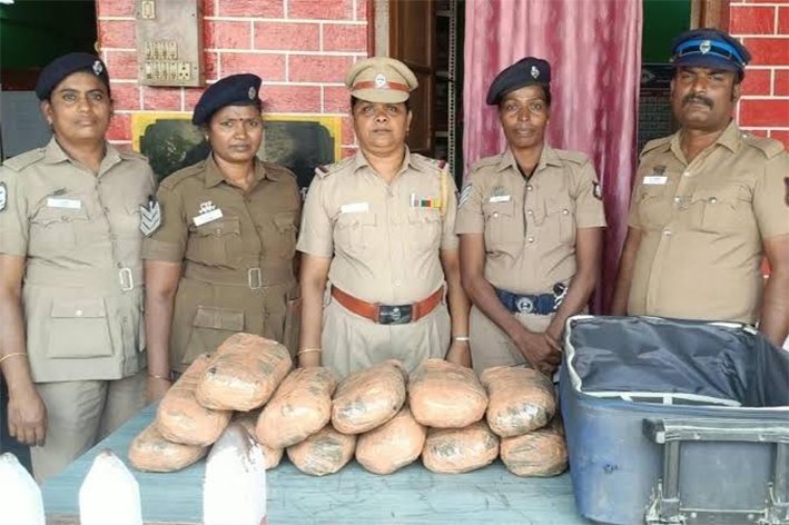 நாகர்கோவில் வந்த விரைவு ரயிலில் 26 கிலோ போதைப் பொருட்கள் பறிமுதல்