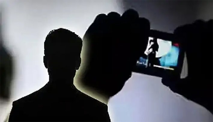 நண்பரின் மனைவியை மிரட்டி ஆபாச வீடியோ எடுத்த பூசாரி