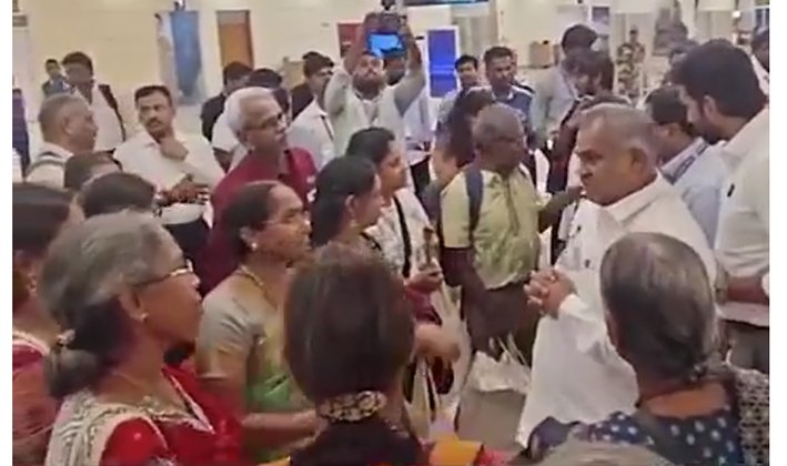 நேபாள பெருவெள்ளத்தில் சிக்கிய 21 தமிழர்கள் சென்னை திரும்பினர்