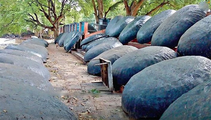 ஒகேனக்கல் ஆற்றில்12வது நாளாக பரிசல் இயக்க தடை!