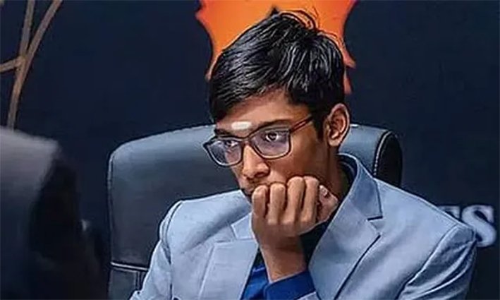 தமிழக வீரர் பிரக்ஞானந்தா தோல்வி: கருணா முன்னிலை