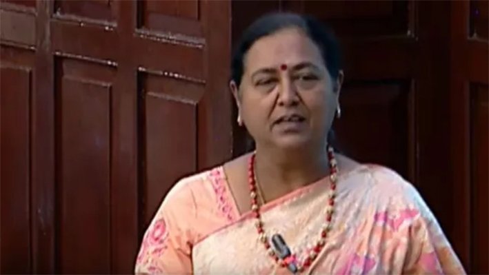 சட்டப்பேரவையில் சண்டை மட்டும் தான் போகுது-பிரேமலதா பேச்சு