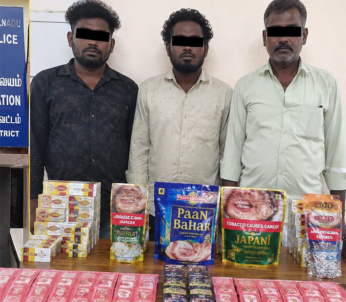 புகையிலைப் பொருட்களை விற்பனை செய்த 3 பேர் கைது