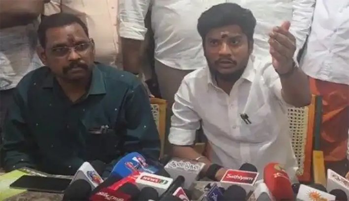 கோவில்களில் செல்போன் எடுத்துசெல்ல தடை ஏன்?-அமைச்சர் விளக்கம்