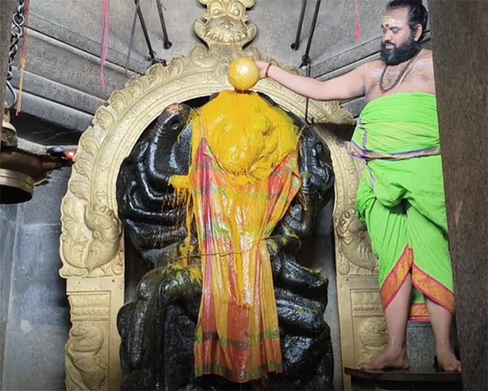 தஞ்சை காளியம்மன் கோவிலில் சிறப்பு அபிஷேகம்