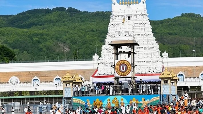 திருப்பதியில் ஒரே நாளில் 81,000 பக்தர்கள் சாமி தரிசனம்