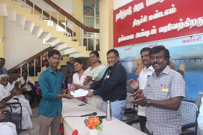 திருச்சி மண்டல அலுவலகத்தில் சுதந்திர தின விழா...