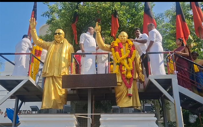தஞ்சையில் அண்ணாவின் சிலைக்கு திமுக சார்பில் மரியாதை