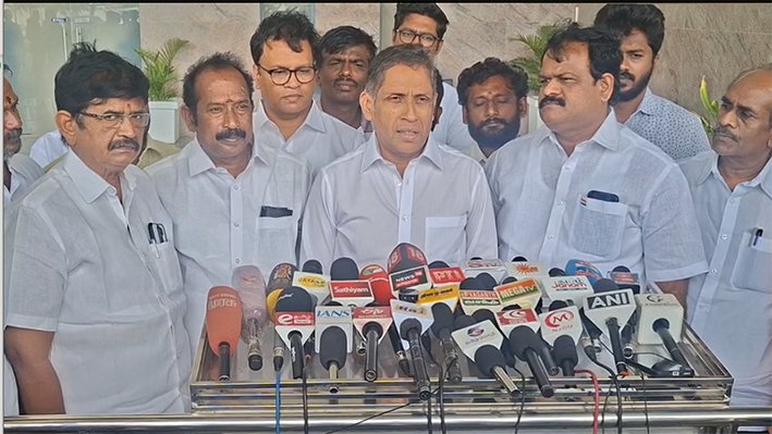 மேகதாதுவில் ஒரு செங்கல் கூட வைக்க விடமாட்டோம்