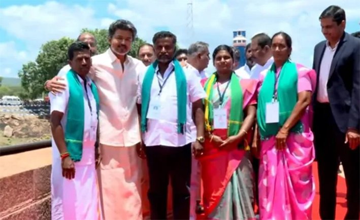 விவசாயிகளுடன் உரையாடிய முதல்வர் விஜய்-