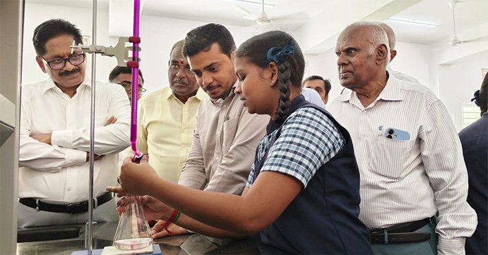 கோவை- அரசு பள்ளியில் ஆய்வகக் கட்டிடம் திறப்பு