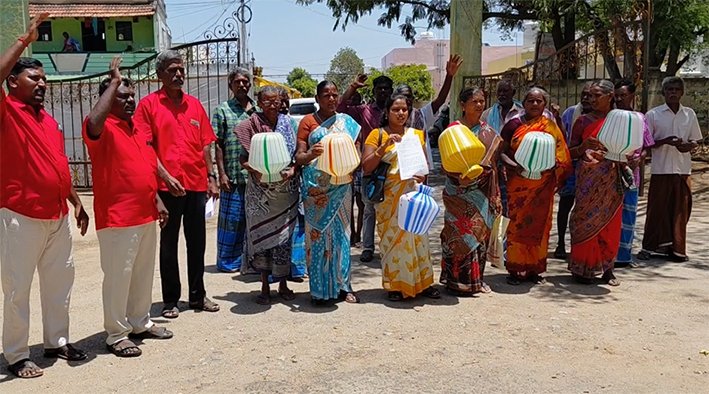குடிநீர் பைப்பில் மின் மோட்டார்… கரூரில் பரபரப்பு புகார்
