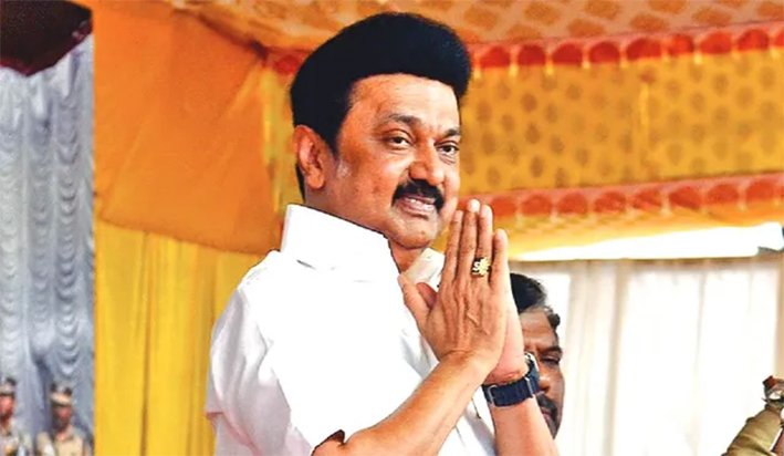 கலைஞர் கருணாநிதி அறக்கட்டளை சார்பில் ரூ.25,000 நிதியுதவி