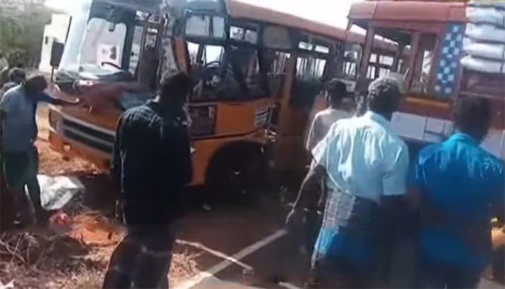 மாணவர்கள் சென்ற பஸ்சில் லாரி மோதல் – 15 பேர் காயம்