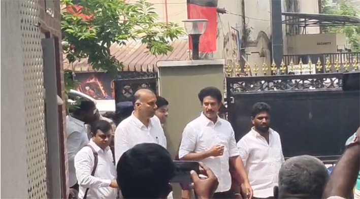 சென்னை போலீஸ் விசாரணைக்கு ஆஜரான மகேஸ்
