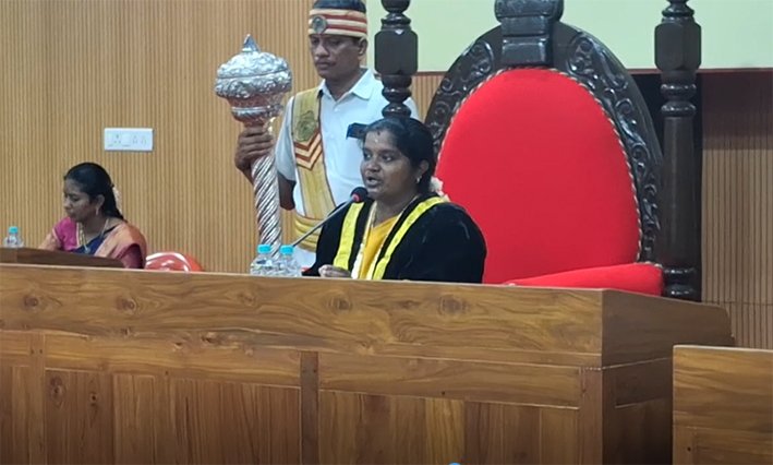 தஞ்சையில் மேயர் அஞ்சுகம் பூபதி தலைமையில் மாநகராட்சி கூட்டம்