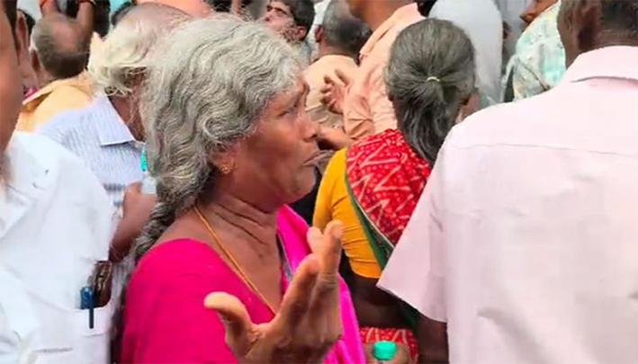 மதுரை மீனாட்சி அம்மன் கோயில் விழாவில் நகை பறிப்பு