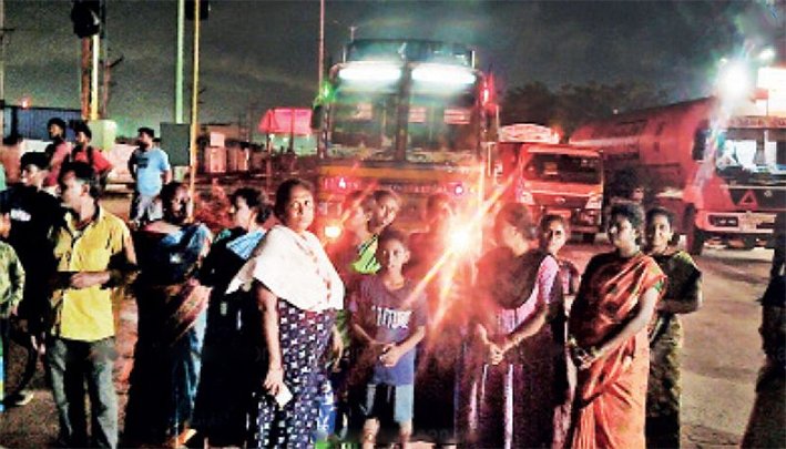 பொன்னேரி அருகே அத்திப்பட்டு பகுதிகளில் 2 நாள் தொடர் மின்வெட்டு