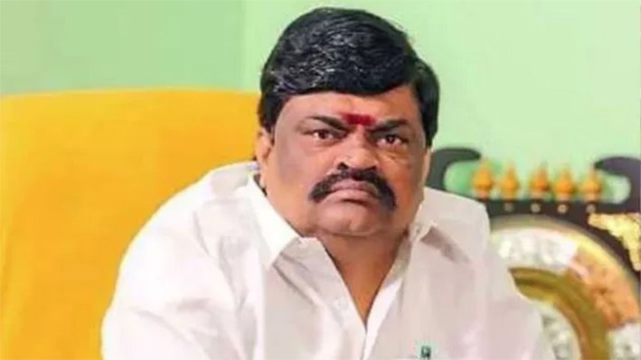 முன்னாள் அமைச்சர் ராஜேந்திர பாலாஜி வெளிநாடு செல்ல தடை- கோர்ட் உத்தரவு
