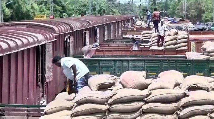 1,250 டன் புழுங்கல் அரிசி திருநெல்வேலிக்கு அனுப்பப்பட்டது