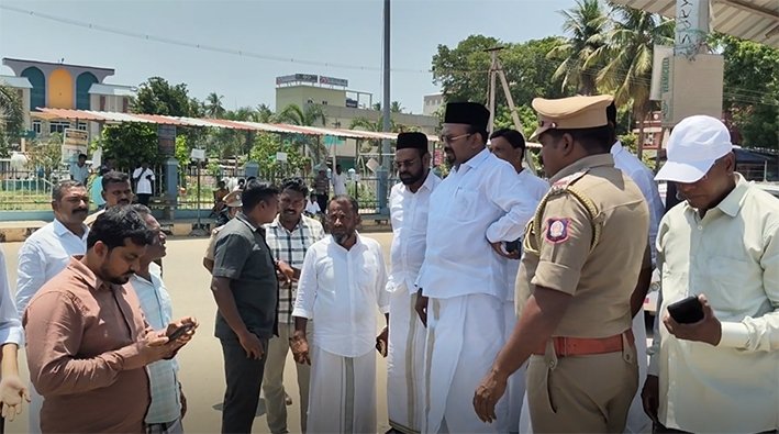 அம்மாபேட்டை பேருந்து நிலையத்தில் அமைச்சர் ஷாஜகான் ஆய்வு