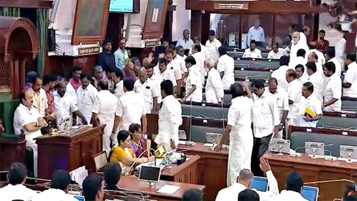 சட்டப்பேரவையில் இருந்து திமுகவினர் வெளிநடப்பு.. முதல்வர் பேச்சுக்கு எதிர்ப்பு