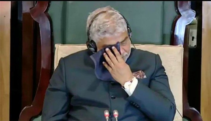 தெலங்கானா சட்டசபையில் பரபரப்பு… கண்ணீர் விட்ட சபாநாயகர்